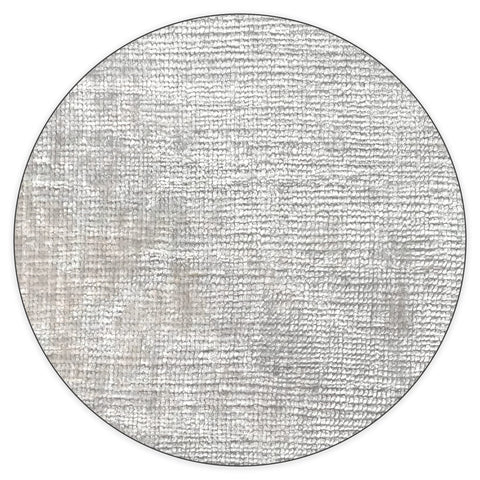 Nahaufnahme des Strukturstoff-Bezugs in Grau-Beige des Lucia Boxspringbetts, Stoffmuster als Swatch