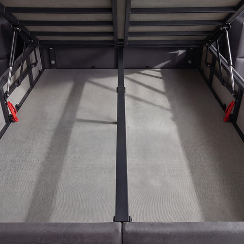 Belvano Hamilton Boxspringbett Grau – geöffneter Bettkasten mit grosszügigem Stauraum, Metallrahmen und rotem Griffmechanismus