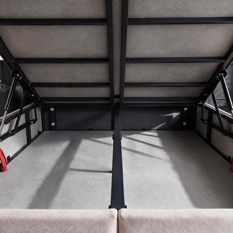Belvano Jazzlyn Boxspringbett Beige Samt – geöffneter Bettkasten mit grosszügigem Stauraum und stabilem Metallrahmen Liftsystem