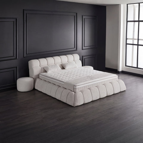 Claudi Boxspringbett – Bouclé Creme · mit Bettkasten · inkl. Matratze & Topper