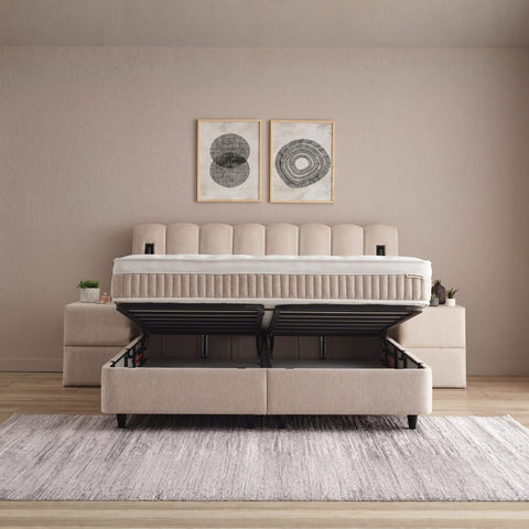 Wind Boxspringbett in Beige mit beidseitig geöffnetem Bettkasten und viel Stauraum, Frontansicht im Schlafzimmer