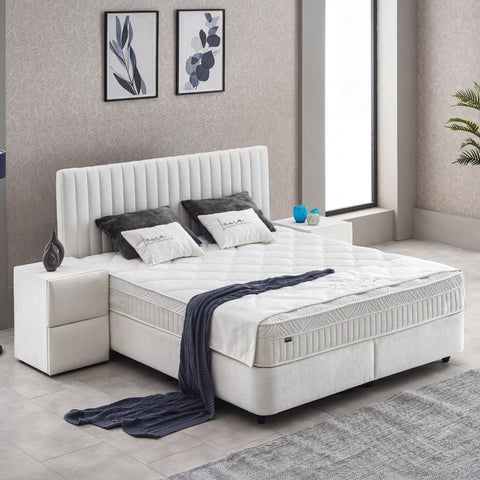 Laura Boxspringbett – Samt Crème · mit Bettkasten · inkl. Matratze & Topper