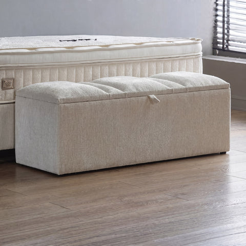 AURA Boxspringbett – Bouclé Weiß · mit Bettkasten · inkl. Matratze & Topper