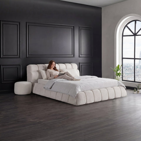 Claudi Boxspringbett – Bouclé Creme · mit Bettkasten · inkl. Matratze & Topper