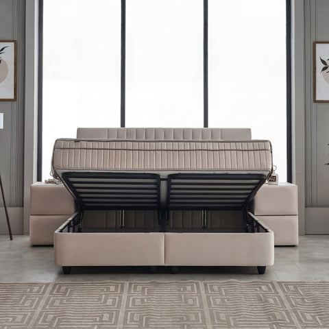 Clara Boxspringbett in Braun-Beige mit hochgeklapptem Bettkasten, Frontansicht mit grossem Stauraum unter der Matratze