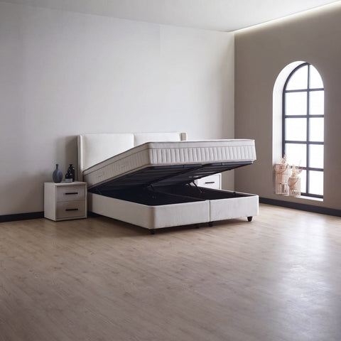 Ruby Boxspringbett Velours Grau mit geöffnetem Bettkasten, viel Stauraum unter der Liegefläche